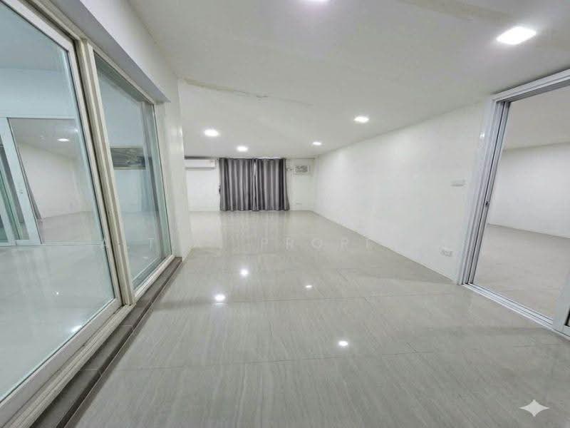 Village Park Sriracha, Chon Buri (Pattaya), Laem Chabang, Bang Lamung, Bang Lamung (Pattaya), Chon Buri (Pattaya), 3 Bedrooms, 200 sqm, Single Detached House For Sale, by A.T.A. Property, 500635738 - DDproperty.com