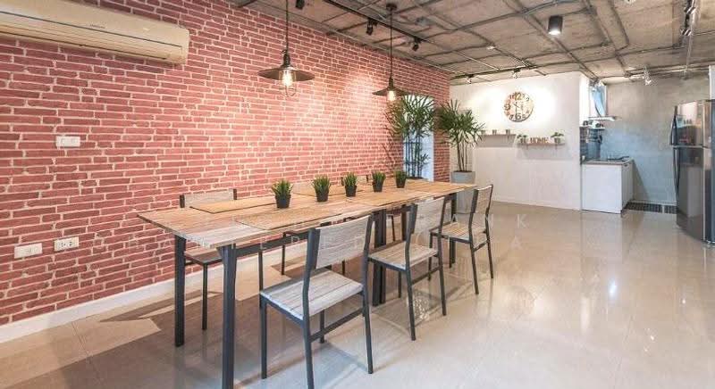 Beverly Tower, Bangkok, 52 Soi Chai Yot, Khlongtoei Nua, Watthana, Bangkok, 2 Bedrooms, 120 sqm, Condo For Rent, by Knight Frank Chartered (Thailand) Co.,Ltd, 500635839 - DDproperty.com