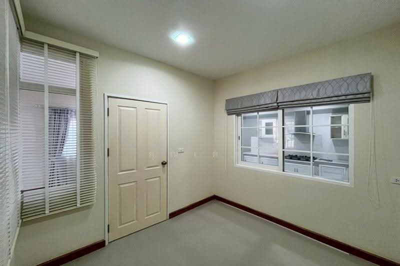 Golden Town 2 Ladprao-Kaset Nawamin, Bangkok, Soi Nawamin 42 Yak 27, Khlong Kum, Bueng Kum, Bangkok, 5 Bedrooms, 187 sqm, Townhouse For Sale, by คุณเดย์, 500635907 - DDproperty.com
