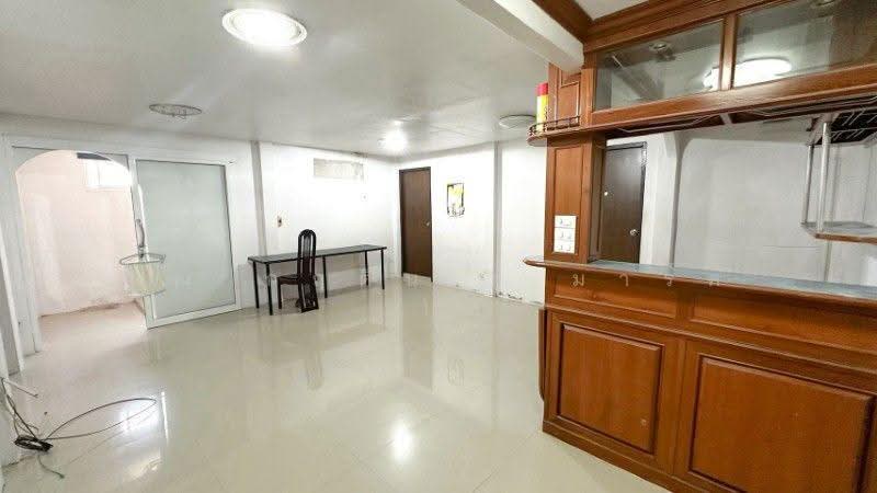 บ้านเดี่ยว กฤษดานคร - แจ้งวัฒนะ บ้านใหญ่ หลังริม ติดสวนสาธารณะ ถูกที่สุดในโครงการ, Nonthaburi, แจ้งวัฒนะ, Bang Talat, Pak Kret, Nonthaburi, 8 Bedrooms, 350 sqm, Single Detached House For Sale, by คุณ กฤติน ( มาร์ค ), 500635929 - DDproperty.com