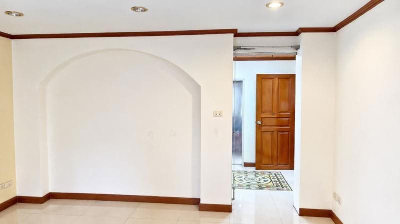 Honey Ville, Bangkok, Soi Phutthamonthon Sai 1 29, Taling Chan, Bangkok, 4 Bedrooms, 300 sqm, Townhouse For Sale, by คุณคริส, 500635984 - DDproperty.com