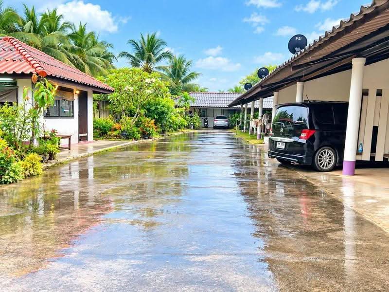 ขายกิจการ โรงแรม-รีสอร์ท ดำรงชีพ อินทะเลน้อย ติดถนนพลงช้างเผือก อ.แกลง จ.ระยอง, Rayong, Thang Kwian, Klaeng, Rayong, , 1,600 sqm, Business For Sale, by Paiwong Onna-nam, 500636084 - DDproperty.com
