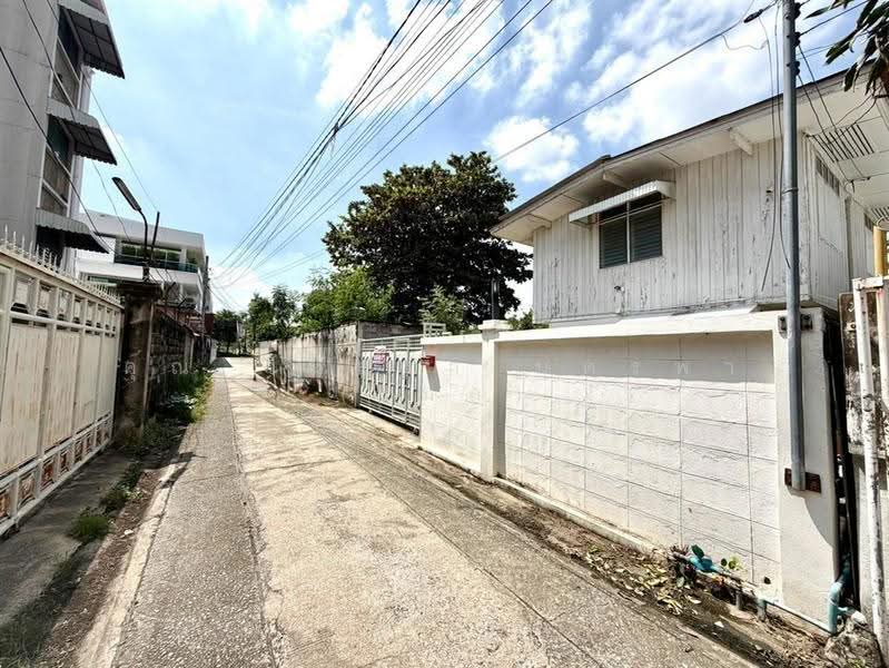 บ้านเดี่ยว 2 ชั้น 40.8 ตร.ว. บ้านเดี่ยว ซอยวิภาวดีรังสิต17 แยก10-2 ถนนวิภาวดีรังสิต, กรุงเทพ, ถนนวิภาวดีรังสิต, ลาดยาว, จตุจักร, กรุงเทพ, 200 ตร.ม., บ้านเดี่ยว ขาย, โดย คุณ วีนัสรา บุตรพา (เมล), 500636278 - DDproperty.com