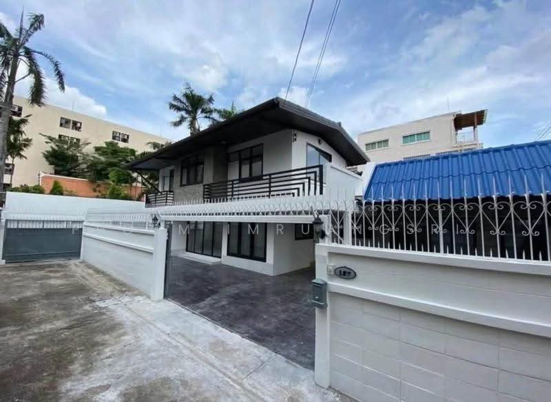 บ้าน 4-ห้องนอน, กรุงเทพ, สามเสนนอก, ห้วยขวาง, กรุงเทพ, 220 ตร.ม., บ้านเดี่ยว ให้เช่า, โดย Phoom Imruangsri, 500636312 - DDproperty.com