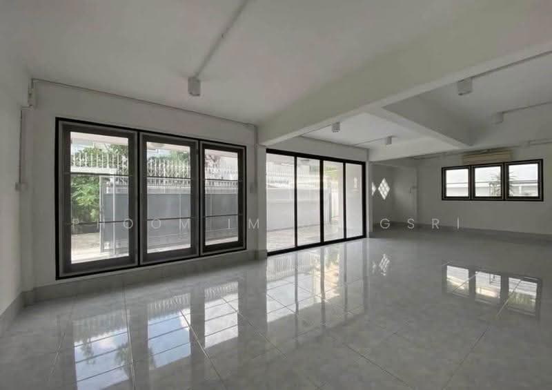 บ้าน 4-ห้องนอน, กรุงเทพ, สามเสนนอก, ห้วยขวาง, กรุงเทพ, 220 ตร.ม., บ้านเดี่ยว ให้เช่า, โดย Phoom Imruangsri, 500636312 - DDproperty.com