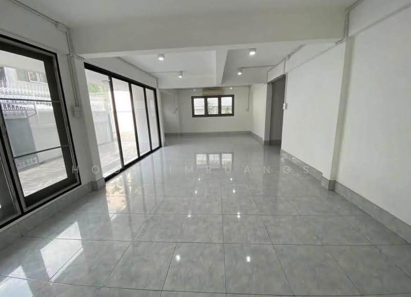 บ้าน 4-ห้องนอน, กรุงเทพ, สามเสนนอก, ห้วยขวาง, กรุงเทพ, 220 ตร.ม., บ้านเดี่ยว ให้เช่า, โดย Phoom Imruangsri, 500636312 - DDproperty.com