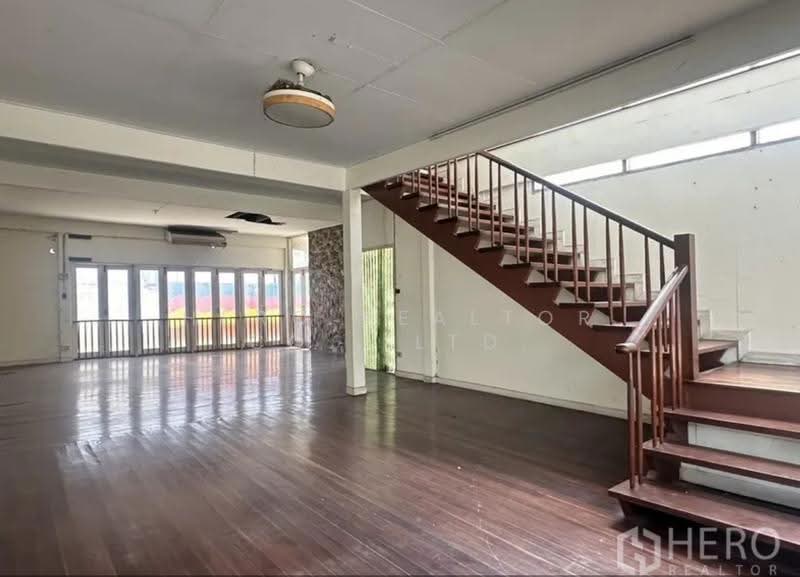 For Rent Detached House for commercial near BTS Phra Khanong Bangkok HRE01508, Bangkok, สุขุมวิท, Phra Kanong Nua, Watthana, Bangkok, , 195 sqm, Retail Space For Rent, by Hero Realtor Co., Ltd., 500636522 - DDproperty.com