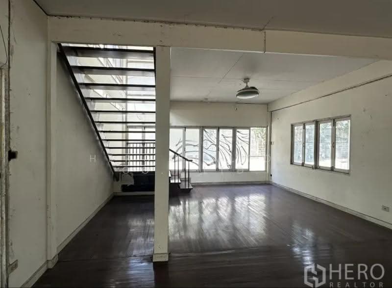 For Rent Detached House for commercial near BTS Phra Khanong Bangkok HRE01508, กรุงเทพ, สุขุมวิท, พระโขนงเหนือ, วัฒนา, กรุงเทพ, 195 ตร.ม., พื้นที่ขายของ ให้เช่า, โดย Hero Realtor Co., Ltd., 500636522 - DDproperty.com