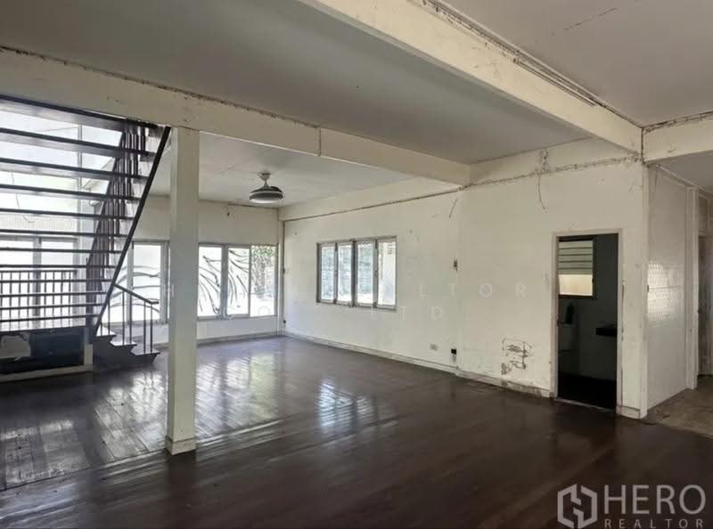 For Rent Detached House for commercial near BTS Phra Khanong Bangkok HRE01508, Bangkok, สุขุมวิท, Phra Kanong Nua, Watthana, Bangkok, , 195 sqm, Retail Space For Rent, by Hero Realtor Co., Ltd., 500636522 - DDproperty.com