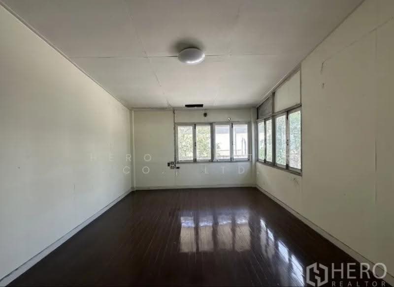 For Rent Detached House for commercial near BTS Phra Khanong Bangkok HRE01508, Bangkok, สุขุมวิท, Phra Kanong Nua, Watthana, Bangkok, , 195 sqm, Retail Space For Rent, by Hero Realtor Co., Ltd., 500636522 - DDproperty.com