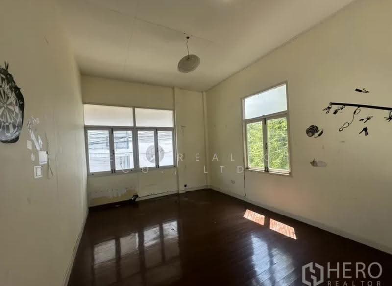 For Rent Detached House for commercial near BTS Phra Khanong Bangkok HRE01508, Bangkok, สุขุมวิท, Phra Kanong Nua, Watthana, Bangkok, , 195 sqm, Retail Space For Rent, by Hero Realtor Co., Ltd., 500636522 - DDproperty.com