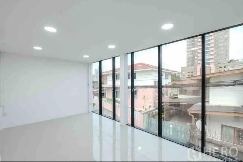 ให้เช่า อาคารพร้อมสำนักงานและโกดัง 350 ตร.ม. ใกล้ BTS บางนา กรุงเทพ BRE22739, กรุงเทพ, บางนาเหนือ, บางนา, กรุงเทพ, 350 ตร.ม., สำนักงาน ให้เช่า, โดย Hero Realtor Co., Ltd., 500636616 - DDproperty.com