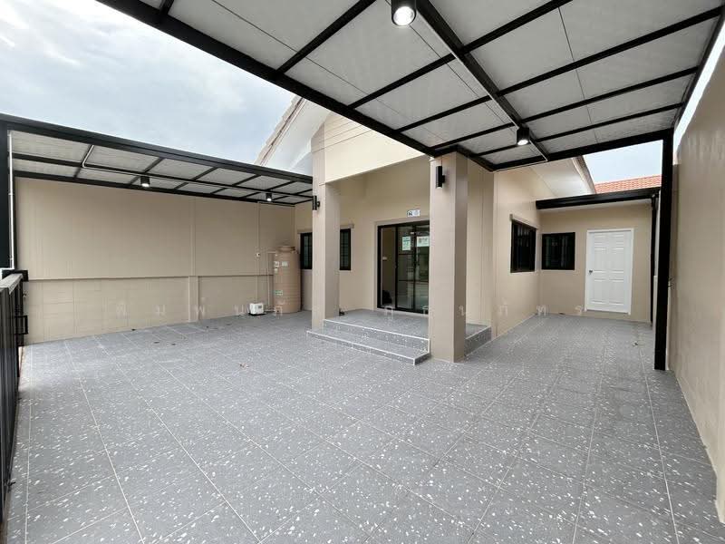 Renovated Single-Storey Home: Ratchaphruek 2, Pathum Thani, Pathum Thani, ถนนเลียบคลองสาม, Khlong Sam, Khlong Luang, Pathum Thani, 3 Bedrooms, 146 sqm, Townhouse For Sale, by พิมพ์นภัส ภูธนภัทร, 500636643 - DDproperty.com