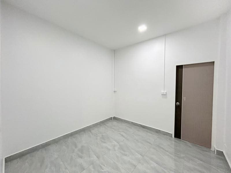 Renovated Single-Storey Home: Ratchaphruek 2, Pathum Thani, Pathum Thani, ถนนเลียบคลองสาม, Khlong Sam, Khlong Luang, Pathum Thani, 3 Bedrooms, 146 sqm, Townhouse For Sale, by พิมพ์นภัส ภูธนภัทร, 500636643 - DDproperty.com