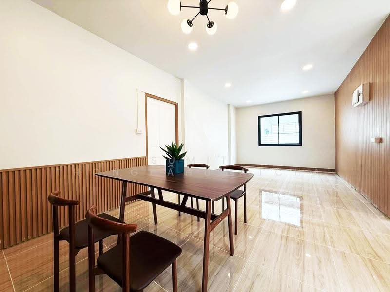 Wararom Phetkasem 81 (Bangbon 5), Bangkok, Bang Bon 5 Road, Bang Bon, Bangkok, 4 Bedrooms, 200 sqm, Single Detached House For Sale, by Sumit Thongpahusatcha, 500636662 - DDproperty.com