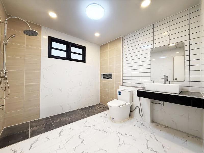 Wararom Phetkasem 81 (Bangbon 5), Bangkok, Bang Bon 5 Road, Bang Bon, Bangkok, 5 Bedrooms, 250 sqm, Single Detached House For Sale, by Sumit Thongpahusatcha, 500636687 - DDproperty.com
