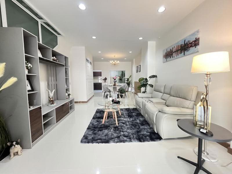 Grandity Sathupradit, Bangkok, Sathupradit Road, Bang Klo, Bang Kho Laem, Bangkok, 3 Bedrooms, 200 sqm, Townhouse For Sale, by Sumit Thongpahusatcha, 500636771 - DDproperty.com