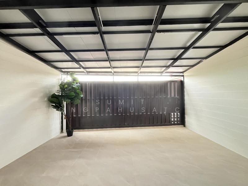 Grandity Sathupradit, Bangkok, Sathupradit Road, Bang Klo, Bang Kho Laem, Bangkok, 3 Bedrooms, 200 sqm, Townhouse For Sale, by Sumit Thongpahusatcha, 500636771 - DDproperty.com