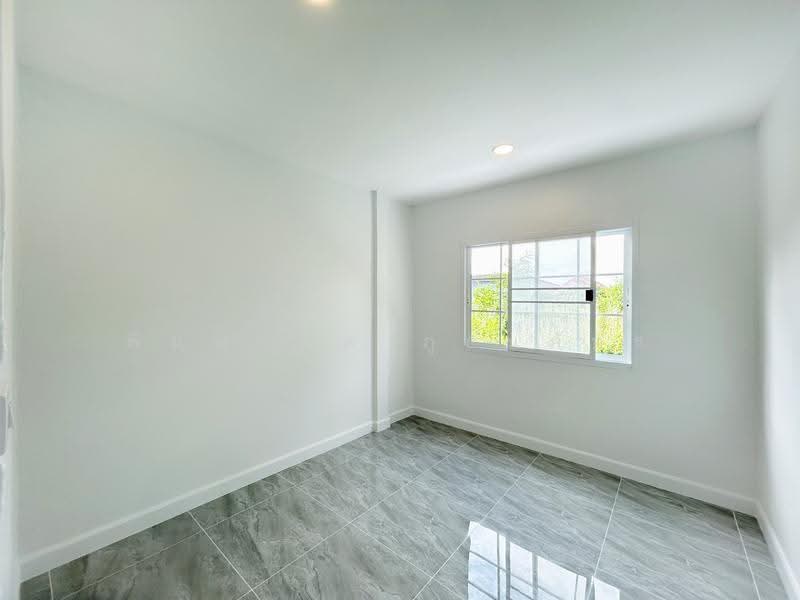 Renovated Townhouse: Uthong Place 2, Lam Luk Ka, Pathum Thani, Pathum Thani, ถนนประชาอุทิศ, Khu Khot, Lam Luk Ka, Pathum Thani, 2 Bedrooms, 64 sqm, Townhouse For Sale, by พิมพ์นภัส ภูธนภัทร, 500636794 - DDproperty.com