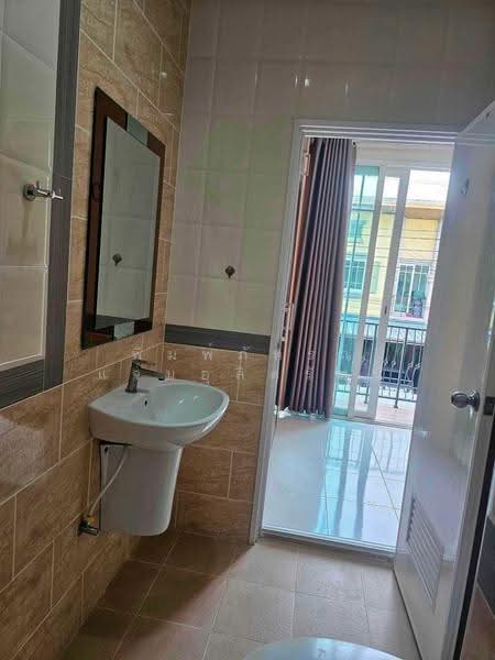 Golden Town 2 Onnut-Pattanakarn, Bangkok, 189 Soi On Nut 65 Yaek 14, Prawet, Bangkok, 4 Bedrooms, 130 sqm, Townhouse For Rent, by พิมพ์ภัทรา แจ่มอุลิตรัตน, 500636857 - DDproperty.com