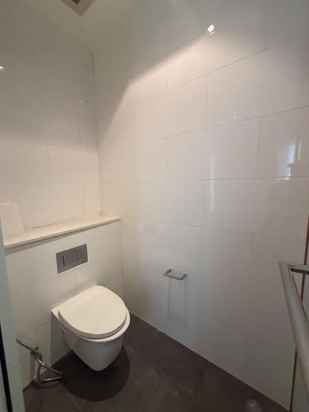The Lofts Yennakart, Bangkok, 366 ์Soi Nang Linchi Yenakat Road, Chong Nonsi, Yan Nawa, Bangkok, 3 Bedrooms, 180 sqm, Condo For Sale, by บีม, 500636952 - DDproperty.com