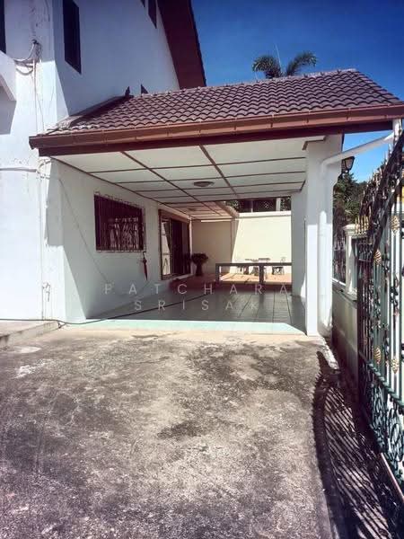 5-BR House, Chon Buri (Pattaya), Bang Lamung, Bang Lamung (Pattaya), Chon Buri (Pattaya), 5 Bedrooms, 377 sqm, Single Detached House For Sale, by Patchara Srisak, 500637574 - DDproperty.com