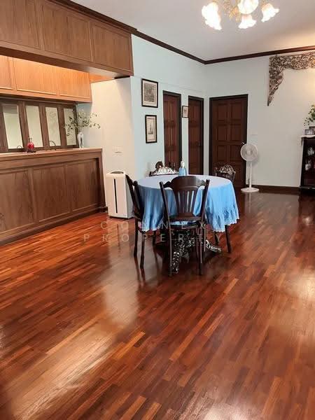 Siam Penthouse 2 Condominium : สยาม เพนท์เฮาส์ 2 คอนโดมิเนียม, กรุงเทพ, 72 ซอยสาทร 1 ถนนสาทร, ทุ่งมหาเมฆ, สาทร, กรุงเทพ, 171 ตร.ม., อพาร์ทเมนท์ ขาย, โดย Connex Property, 500637699 - DDproperty.com
