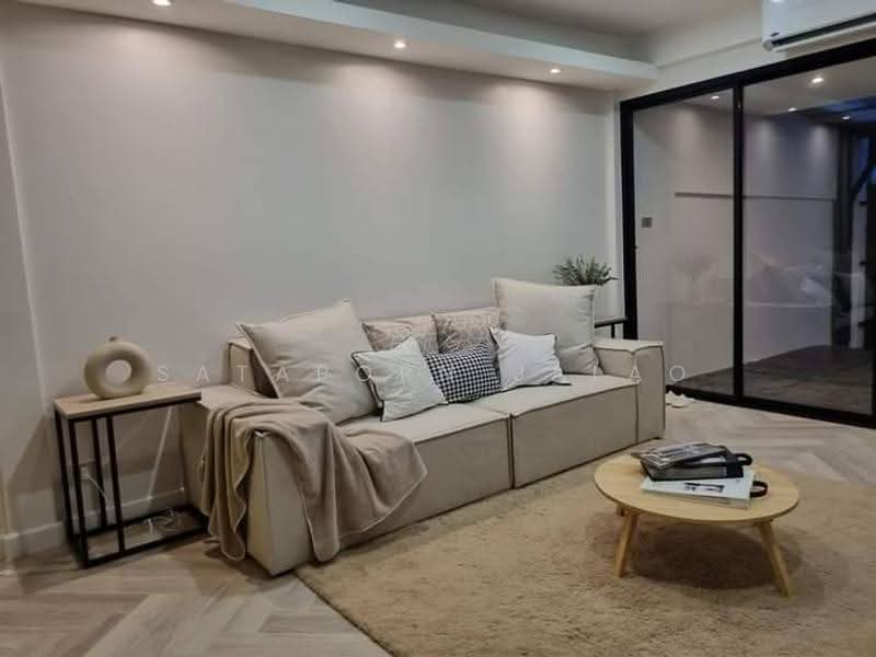 4-BR Townhouse, Bangkok, Khlong Tan Nua, Watthana, Bangkok, 4 Bedrooms, 210 sqm, Townhouse For Sale, by Sataporn Jalao, 500637726 - DDproperty.com