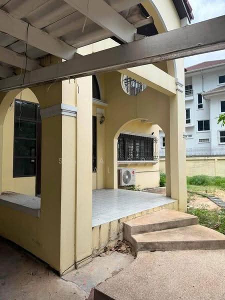 3 BR house, Bangkok, Huai Khwang, Bangkok, 3 Bedrooms, 263 sqm, Single Detached House For Rent, by Sataporn Jalao, 500637766 - DDproperty.com