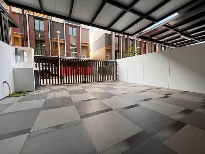 Flora Marigold, Bangkok, 796 Sathu Pradit Road, Chong Nonsi, Yan Nawa, Bangkok, 4 Bedrooms, 235 sqm, Townhouse For Rent, by Sataporn Jalao, 500637844 - DDproperty.com