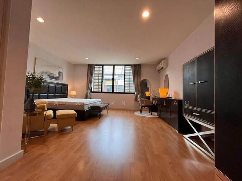 Flora Marigold, Bangkok, 796 Sathu Pradit Road, Chong Nonsi, Yan Nawa, Bangkok, 4 Bedrooms, 235 sqm, Townhouse For Rent, by Sataporn Jalao, 500637844 - DDproperty.com