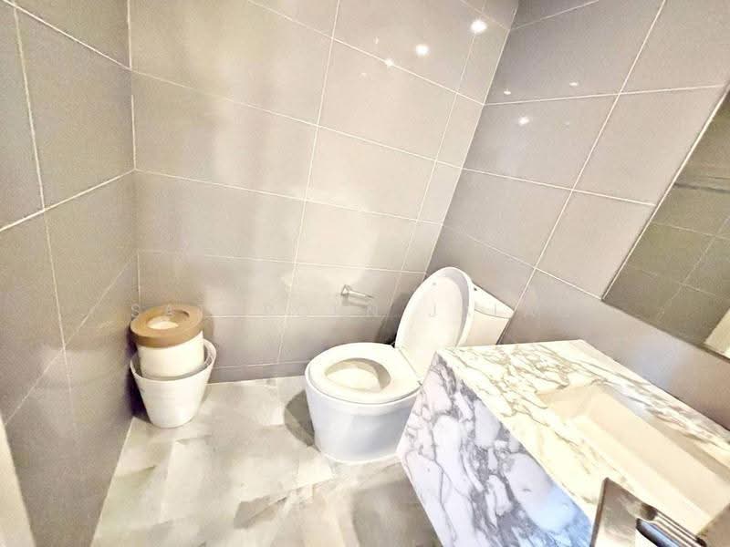 Q Chidlom-Phetchaburi, Bangkok, 1088 Phetchaburi Road, Makkasan, Ratchathewi, Bangkok, 2 Bedrooms, 64 sqm, Condo For Rent, by Sataporn Jalao, 500637874 - DDproperty.com