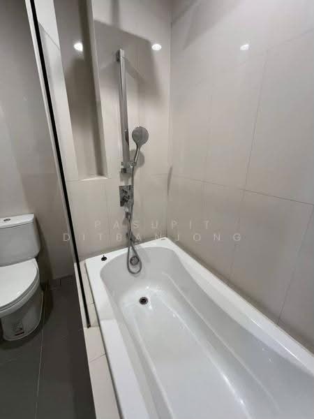 Oka Haus Sukhumvit 36, Bangkok, 3399 Rama 4 Road, Khong Tan, Khlong Toei, Bangkok, 1 Bedroom, 35 sqm, Condo For Rent, by Pasupit Ditbanjong, 500637952 - DDproperty.com