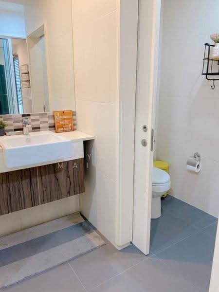 CENTRIC Ari Station, Bangkok, 27 Phahonyothin Road, Samsen Nai, Phaya Thai, Bangkok, 1 Bedroom, 50 sqm, Condo For Sale, by Piyawan Maiyapan, 500638097 - DDproperty.com