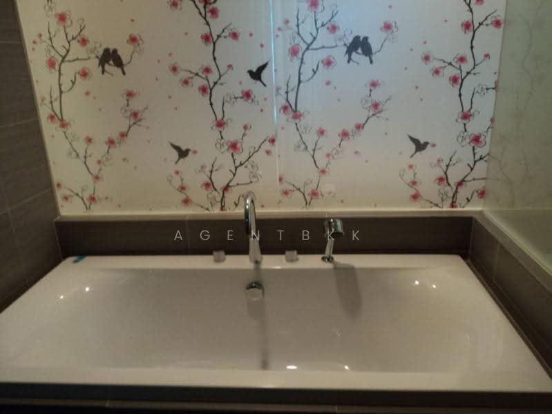 Siri At Sukhumvit, Bangkok, 902 Sukhumvit Road, Phra Kanong, Khlong Toei, Bangkok, 2 Bedrooms, 68 sqm, Condo For Rent, by Agentbkk, 500638367 - DDproperty.com