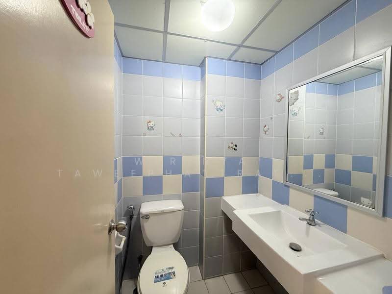 Lumpini Center Sukhumvit 77, Bangkok, Soi Sukhumvit 81, Suan Luang, Bangkok, 2 Bedrooms, 57 sqm, Condo For Rent, by Wirinya Taweephattratrakul, 500638545 - DDproperty.com