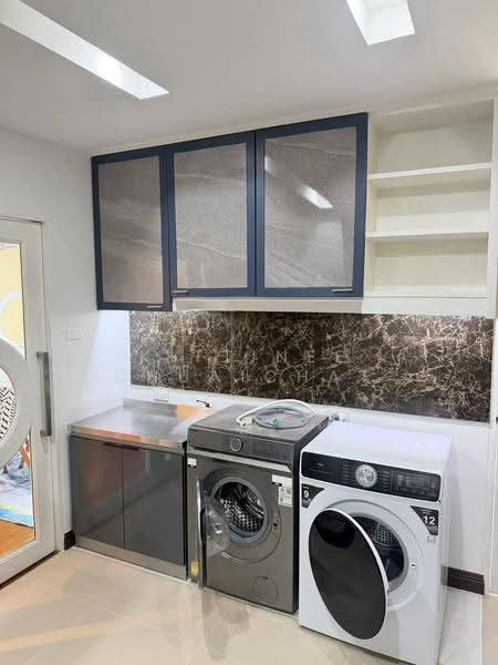President Park Sukhumvit 24, Bangkok, 99 Sukhumvit 24 Alley, Khlongtoei Nua, Watthana, Bangkok, 3 Bedrooms, 223 sqm, Condo For Rent, by Kittinee Chuaichat, 500638572 - DDproperty.com