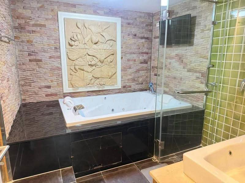 President Park Sukhumvit 24, Bangkok, 99 Sukhumvit 24 Alley, Khlongtoei Nua, Watthana, Bangkok, 3 Bedrooms, 223 sqm, Condo For Rent, by Kittinee Chuaichat, 500638572 - DDproperty.com
