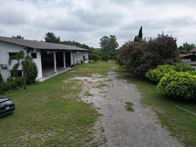 LAND FOR SALE: 5+ RAI ON HIGHWAY 108, CHIANG MAI Includes 1,400 SQ.M. Warehouse Only THB 12Million, Chiang Mai, 108, Sop Tia, Chom Thong, Chiang Mai, , 2,110 sqm, Warehouse/Factory For Sale, by นายมานพ วุฒฒเจริญ, 500638649 - DDproperty.com