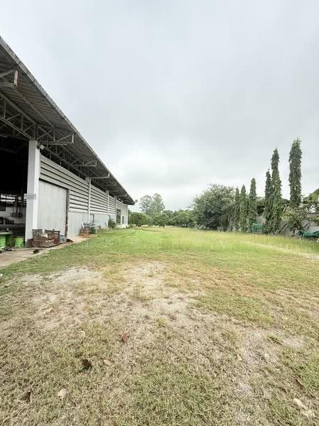 LAND FOR SALE: 5+ RAI ON HIGHWAY 108, CHIANG MAI Includes 1,400 SQ.M. Warehouse Only THB 12Million, Chiang Mai, 108, Sop Tia, Chom Thong, Chiang Mai, , 2,110 sqm, Warehouse/Factory For Sale, by นายมานพ วุฒฒเจริญ, 500638649 - DDproperty.com