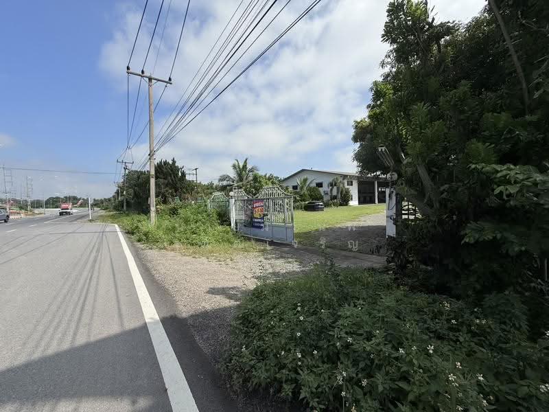 LAND FOR SALE: 5+ RAI ON HIGHWAY 108, CHIANG MAI Includes 1,400 SQ.M. Warehouse Only THB 12Million, Chiang Mai, 108, Sop Tia, Chom Thong, Chiang Mai, , 2,110 sqm, Warehouse/Factory For Sale, by นายมานพ วุฒฒเจริญ, 500638649 - DDproperty.com