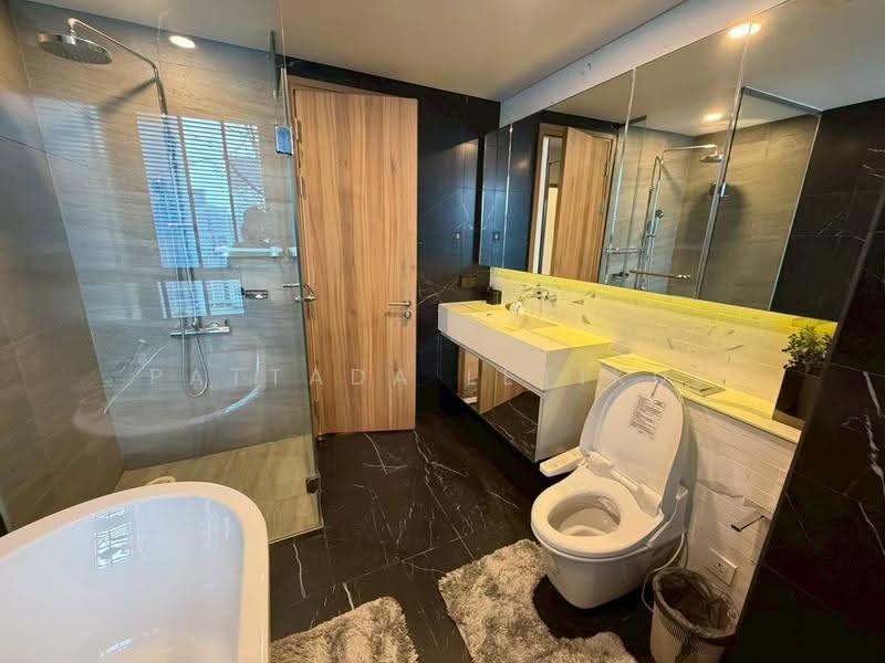 Siamese Exclusive Sukhumvit 31, Bangkok, 75 Soi Sukhumvit 31, Khlong Tan Nua, Watthana, Bangkok, 3 Bedrooms, 206 sqm, Condo For Rent, by Pattada Letikul, 500638715 - DDproperty.com