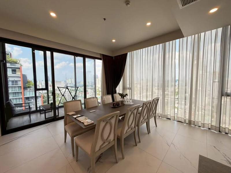 Siamese Exclusive Sukhumvit 31, Bangkok, 75 Soi Sukhumvit 31, Khlong Tan Nua, Watthana, Bangkok, 3 Bedrooms, 206 sqm, Condo For Rent, by Pattada Letikul, 500638715 - DDproperty.com
