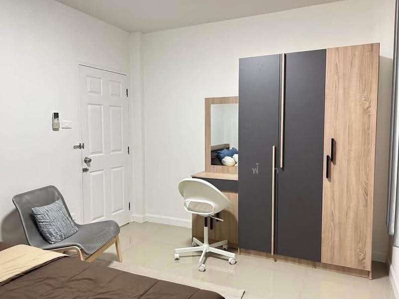 ให้เช่าทาวน์โฮมหลังริม ม.ตระกูลทอง ไร่กล้วย ศรีราชา, Chon Buri (Pattaya), Surasak, Si Racha, Chon Buri (Pattaya), 3 Bedrooms, 85 sqm, Townhouse For Rent, by Dusit Saengfa, 500638723 - DDproperty.com