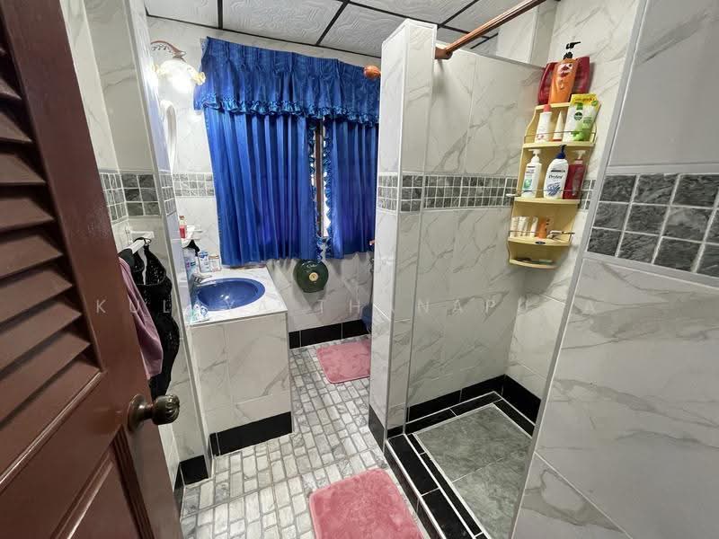 Single House, Soi Wutthi Anan, Mak Khaeng, Mueang Udon Thani, Udon Thani, วุฒิอนันต์, Mak Khaeng, Muang Udon Thani, Udon Thani, 5 Bedrooms, 400 sqm, Single Detached House For Sale, by Kulaya Thanapura, 500638778 - DDproperty.com