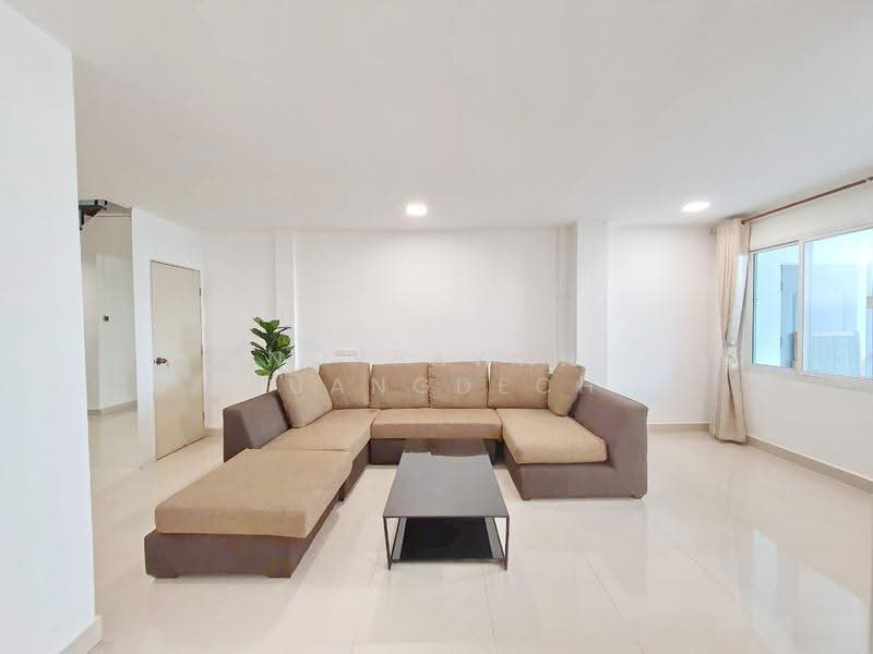 For rent Townhouse Soi Sukhumvit 26, Bangkok, Khlong Tan Nua, Watthana, Bangkok, 3 Bedrooms, 200 sqm, Townhouse For Rent, by Noppawan Ruangdech, 500638809 - DDproperty.com