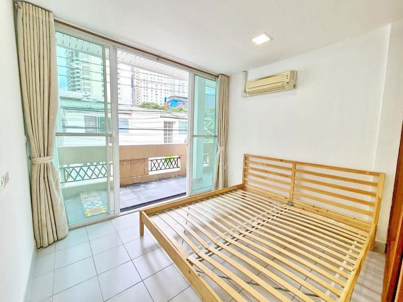 For rent Townhouse Soi Sukhumvit 26, กรุงเทพ, คลองตันเหนือ, วัฒนา, กรุงเทพ, 200 ตร.ม., ทาวน์เฮ้าส์ ให้เช่า, โดย Noppawan Ruangdech, 500638809 - DDproperty.com