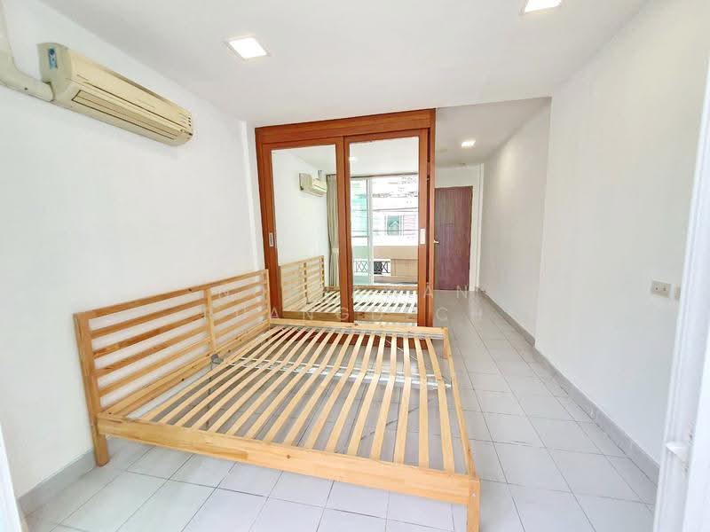 For rent Townhouse Soi Sukhumvit 26, Bangkok, Khlong Tan Nua, Watthana, Bangkok, 3 Bedrooms, 200 sqm, Townhouse For Rent, by Noppawan Ruangdech, 500638809 - DDproperty.com