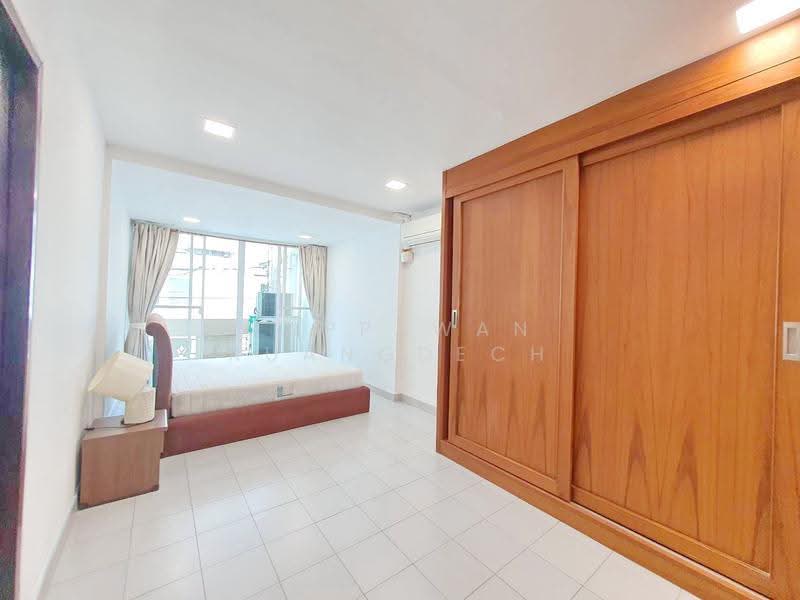 For rent Townhouse Soi Sukhumvit 26, Bangkok, Khlong Tan Nua, Watthana, Bangkok, 3 Bedrooms, 200 sqm, Townhouse For Rent, by Noppawan Ruangdech, 500638809 - DDproperty.com