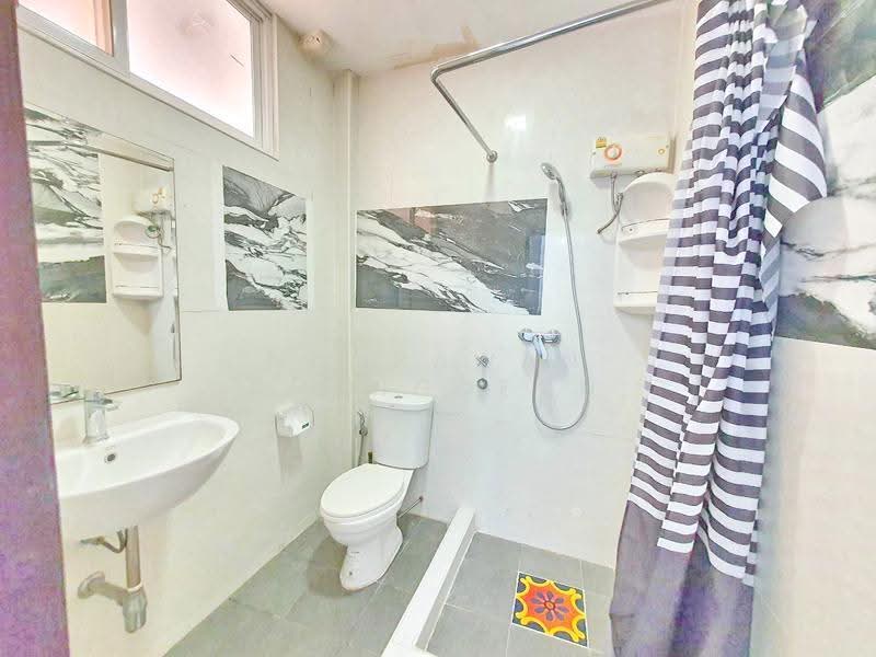 For rent Townhouse Soi Sukhumvit 26, Bangkok, Khlong Tan Nua, Watthana, Bangkok, 3 Bedrooms, 200 sqm, Townhouse For Rent, by Noppawan Ruangdech, 500638809 - DDproperty.com